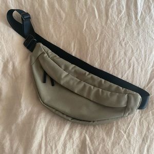 Crossbody Everlane bag